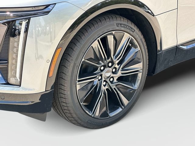 Used 2026 Cadillac Lyriq Signature Sport w/ Nappa Leather Package AWD/4WD image 17