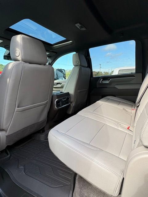 New 2026 GMC Sierra 2500 SLT AWD/4WD image 18