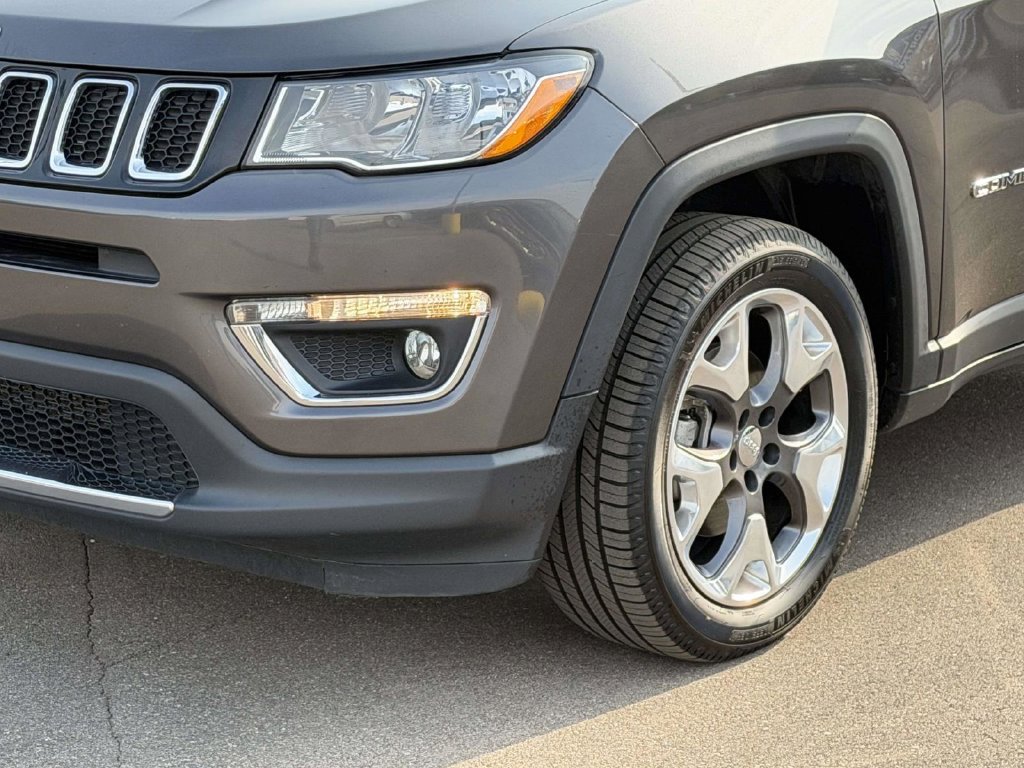 Used 2019 Jeep Compass Limited AWD/4WD image 10