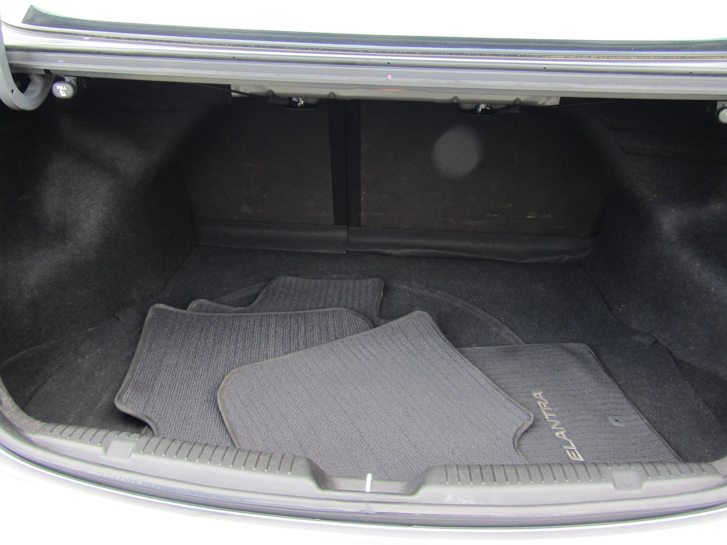 Used 2013 Hyundai Elantra GLS FWD image 20