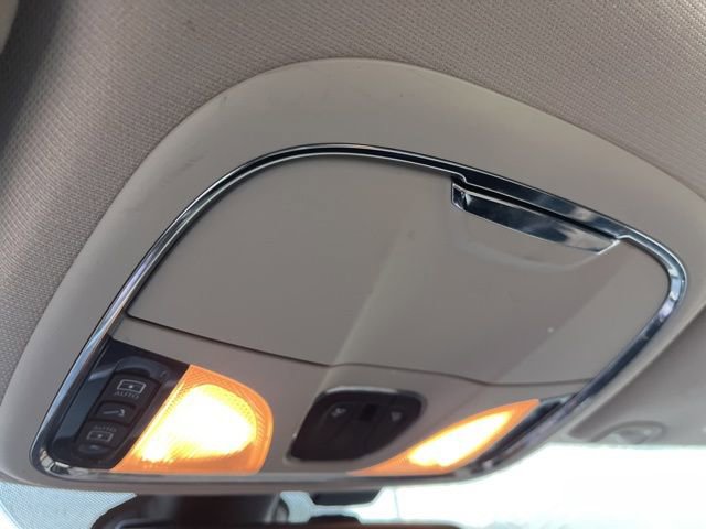 Used 2016 Jeep Cherokee Limited image 31