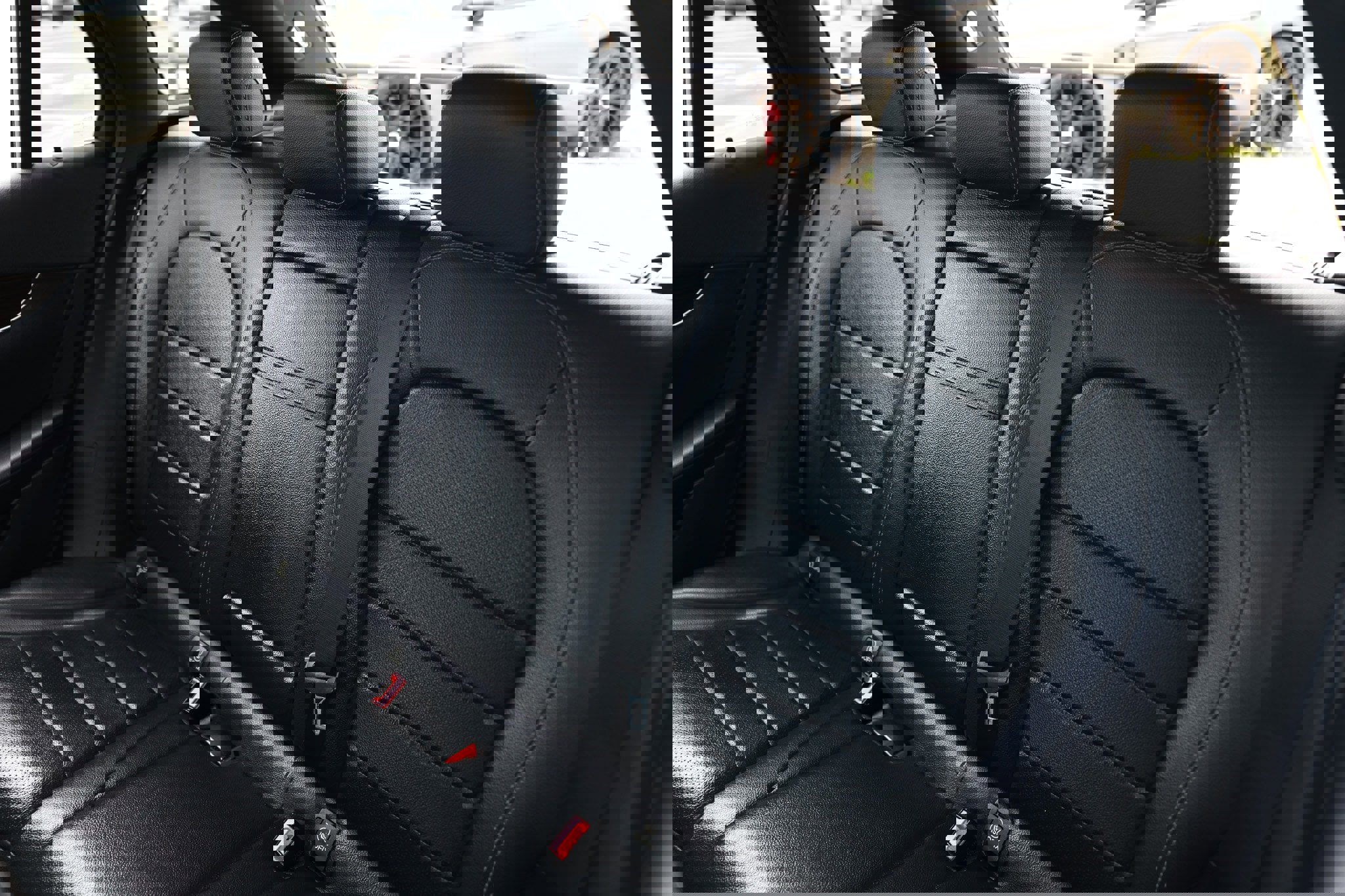 Used 2019 Mercedes-Benz GLC 300 w/ Premium Package image 12