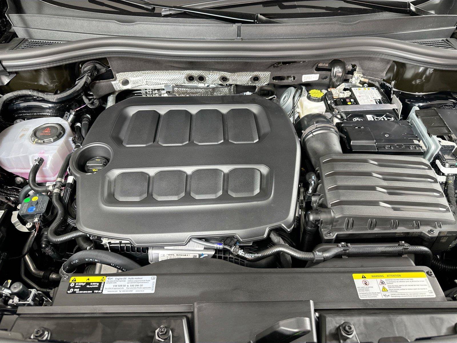 Used 2025 Volkswagen Tiguan SEL R-Line AWD/4WD image 30