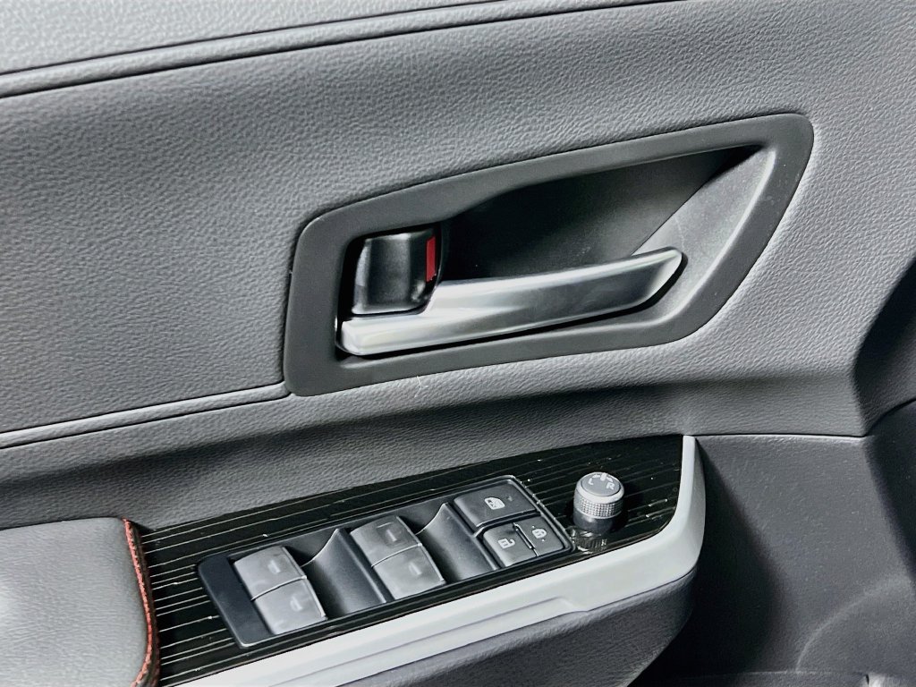 New 2026 Toyota Sienna XSE FWD image 14