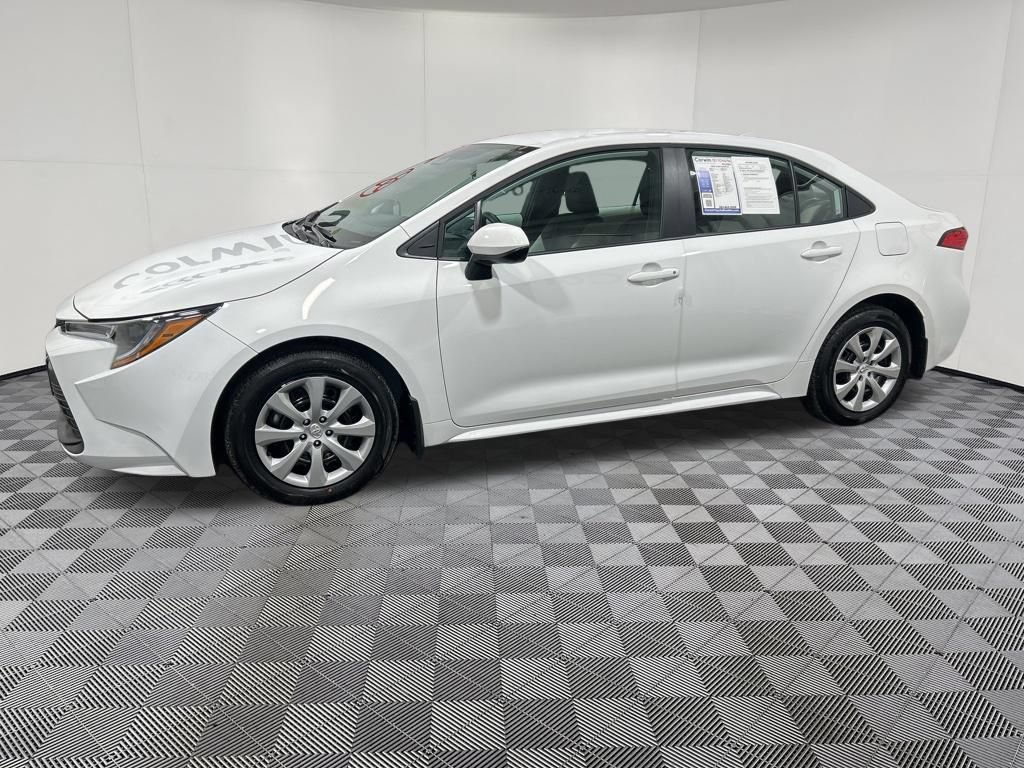 Used 2026 Toyota Corolla LE FWD image 4