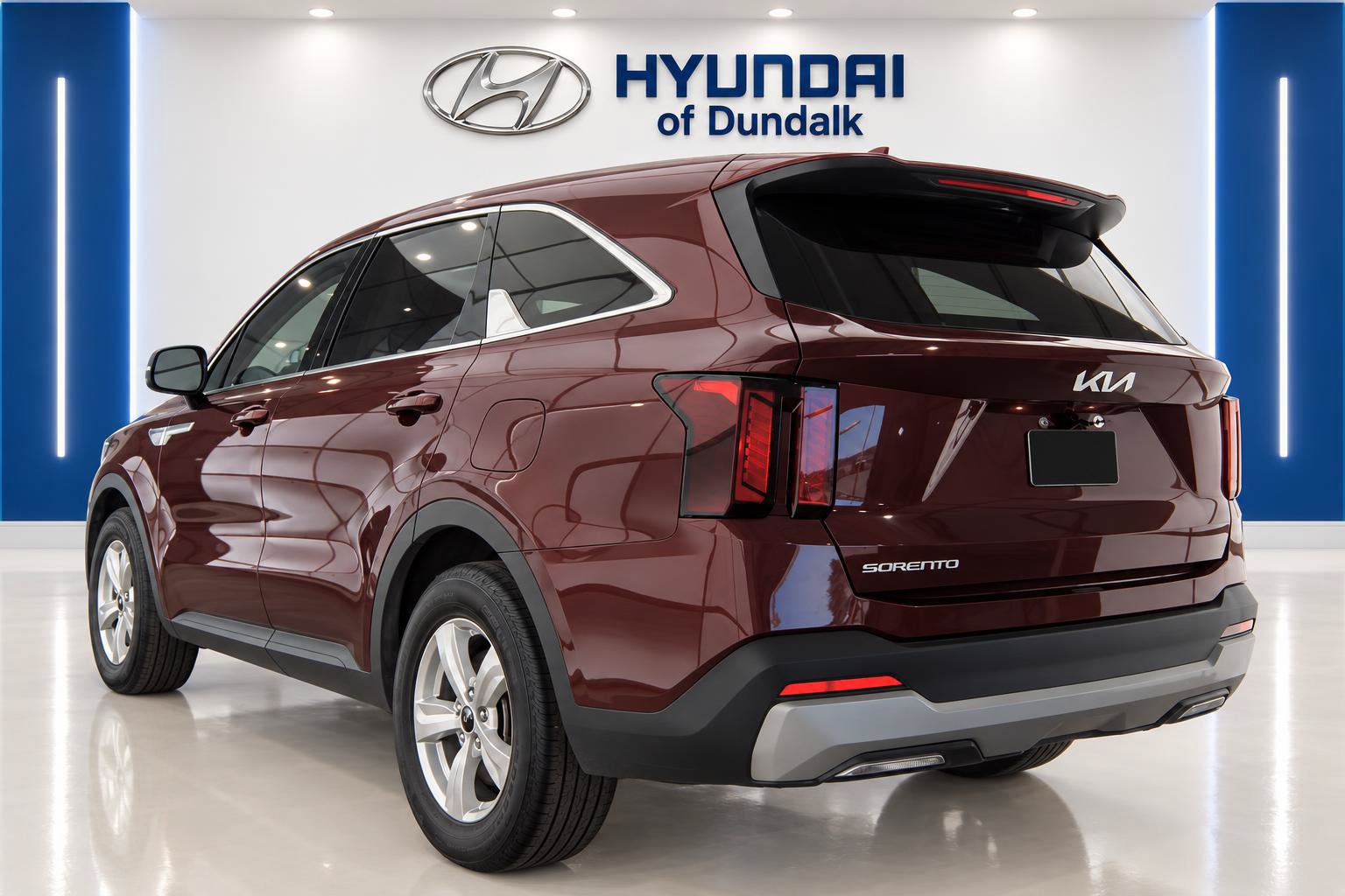 Used 2024 Kia Sorento LX FWD image 2
