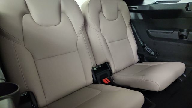 New 2026 Volvo XC90 B6 Plus w/ Protection Package Premier AWD/4WD image 34