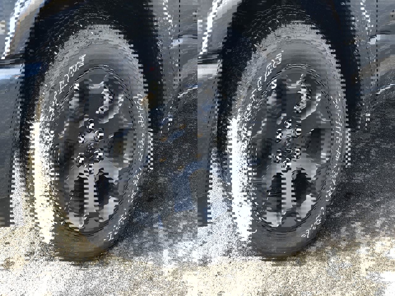 New 2026 RAM 1500 4x4 Crew Cab image 2