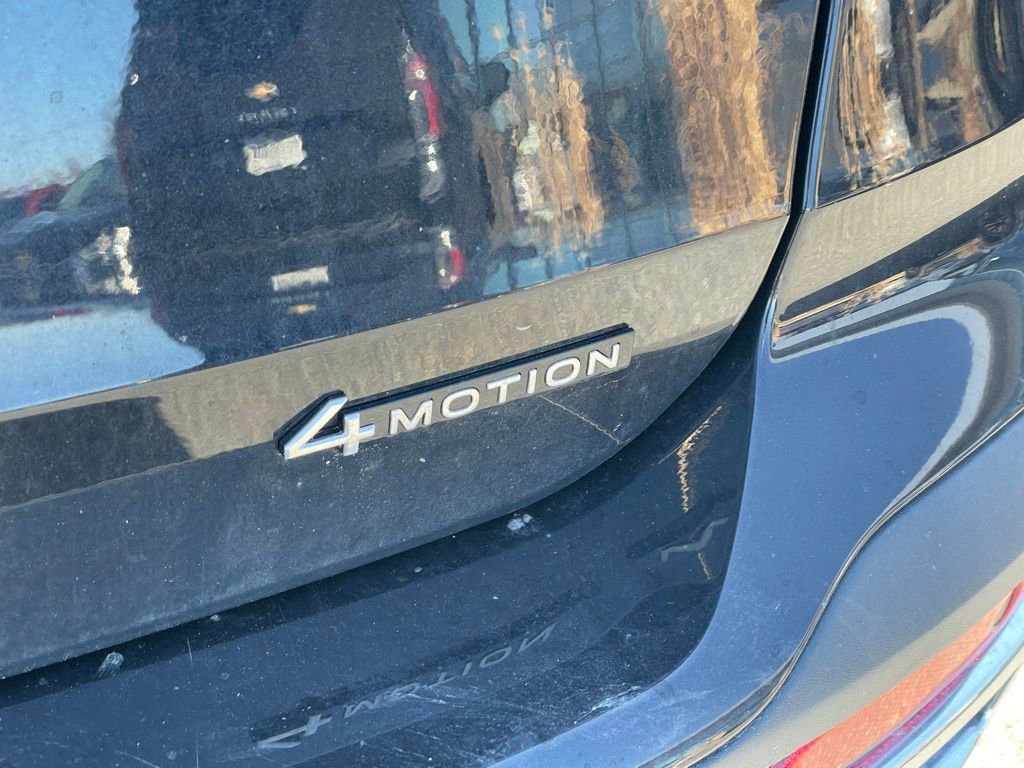 Certified 2025 Volkswagen Taos SE image 27