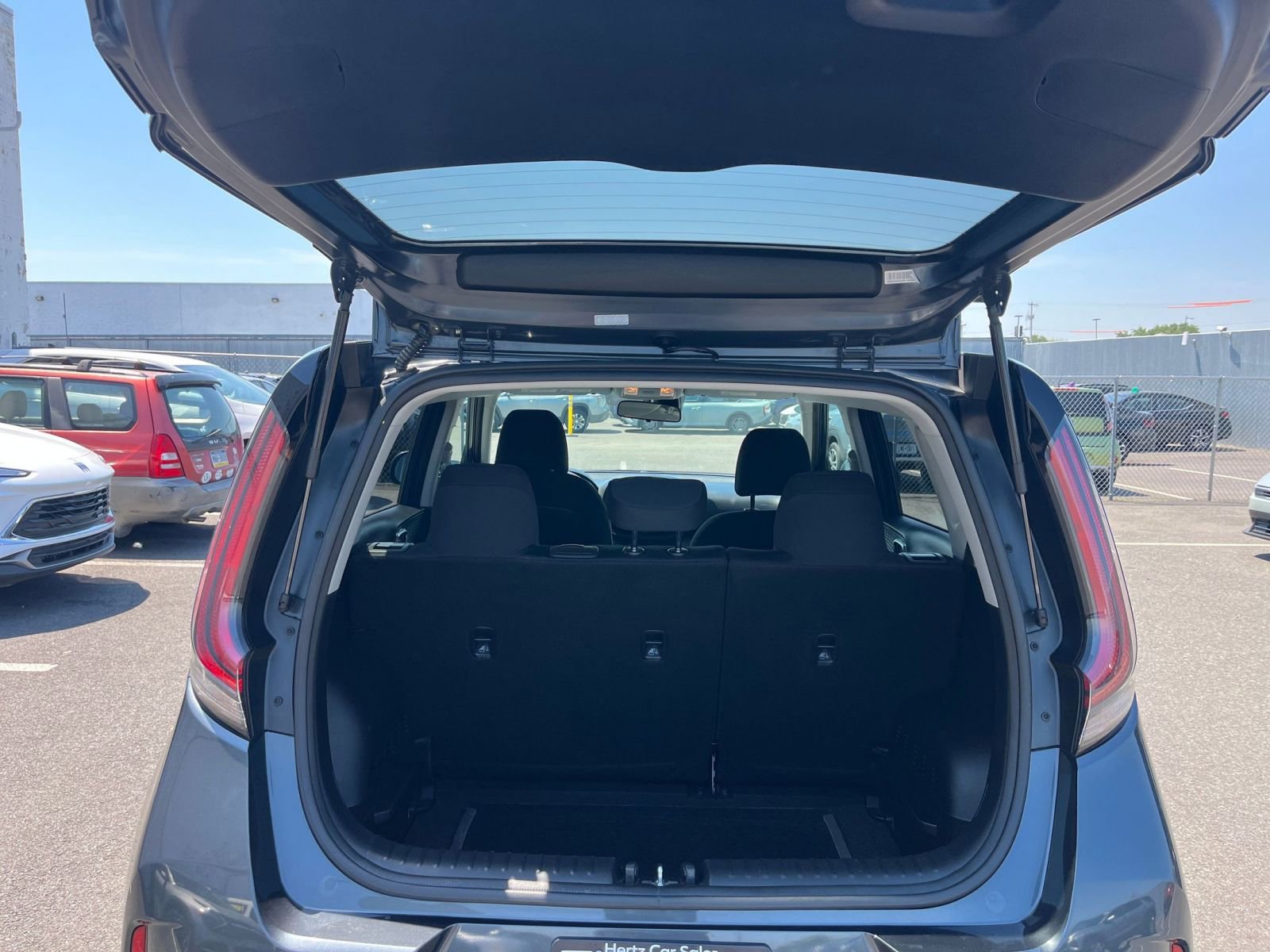 Used 2025 Kia Soul LX w/ LX Technology Package FWD image 28