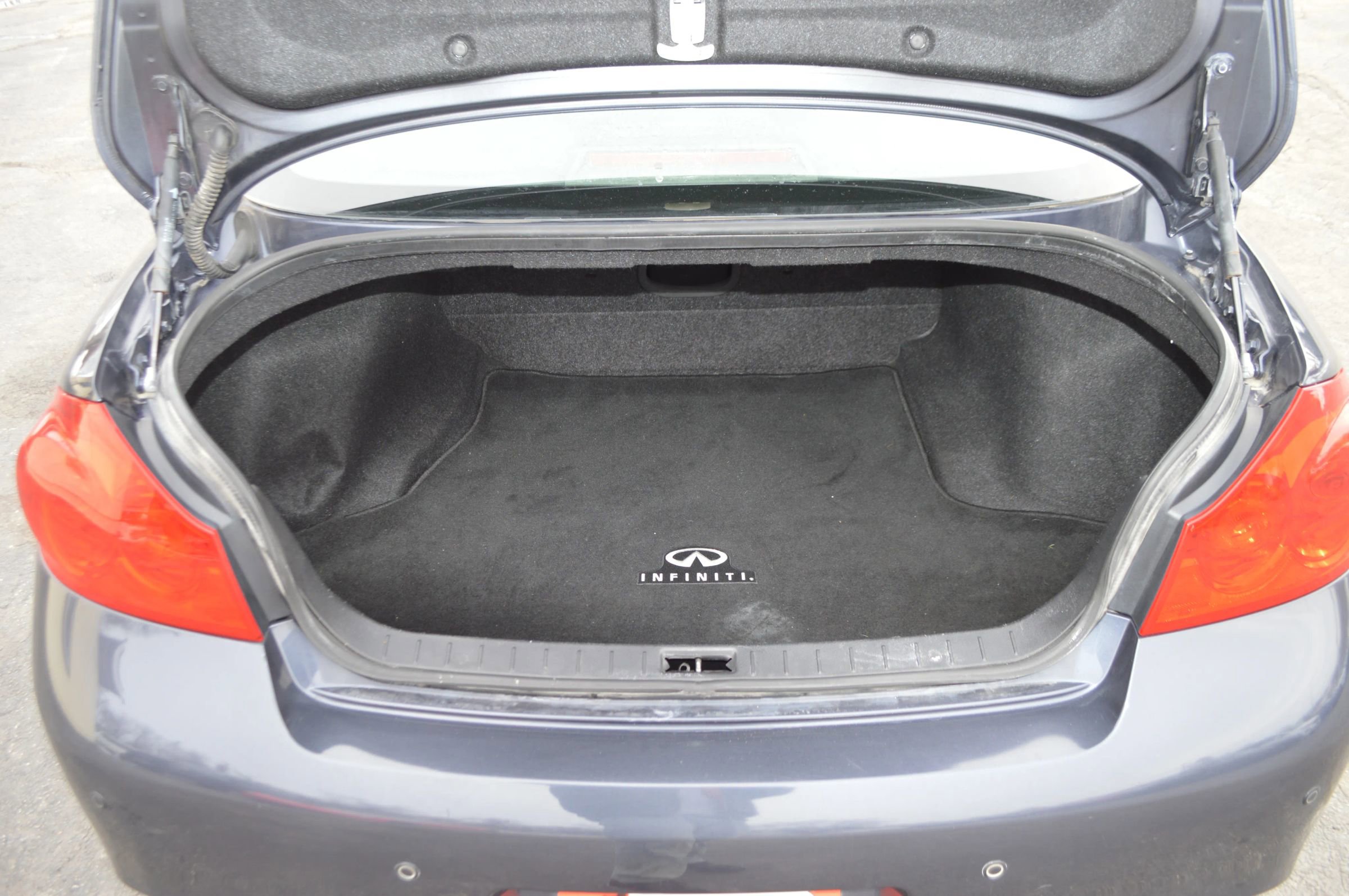 Used 2011 INFINITI G37 x Sedan w/ Premium Pkg image 27