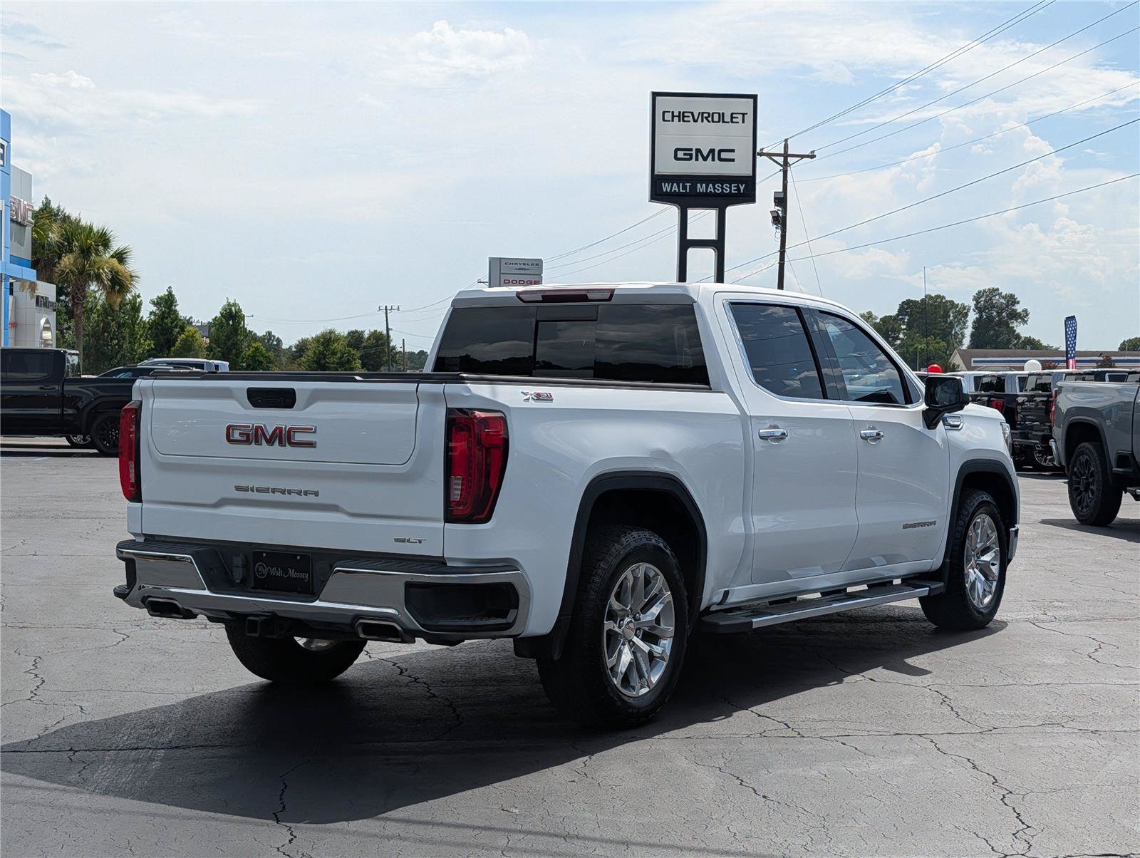 Used 2019 GMC Sierra 1500 SLT AWD/4WD image 6