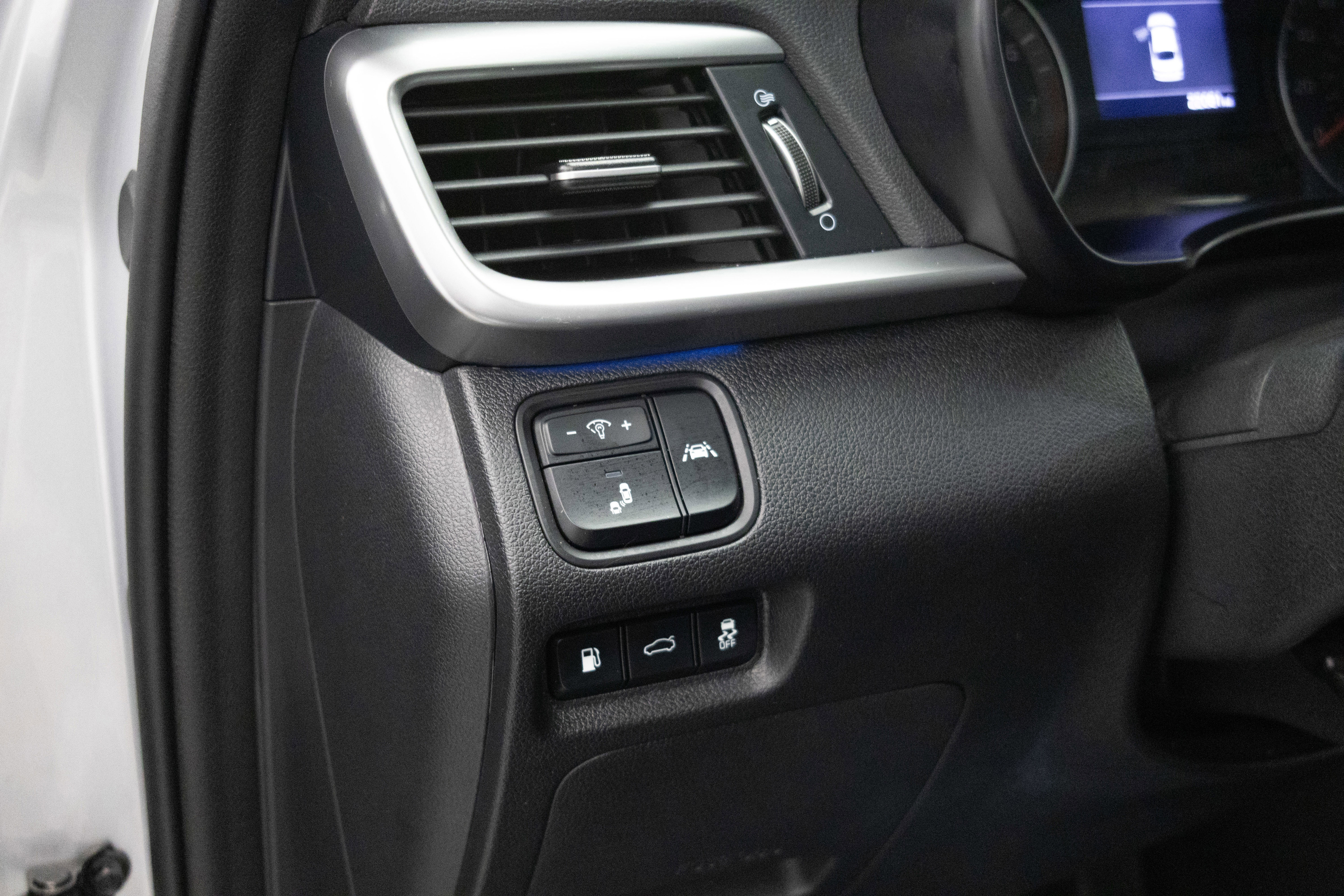 Used 2020 Kia Optima Premium image 23