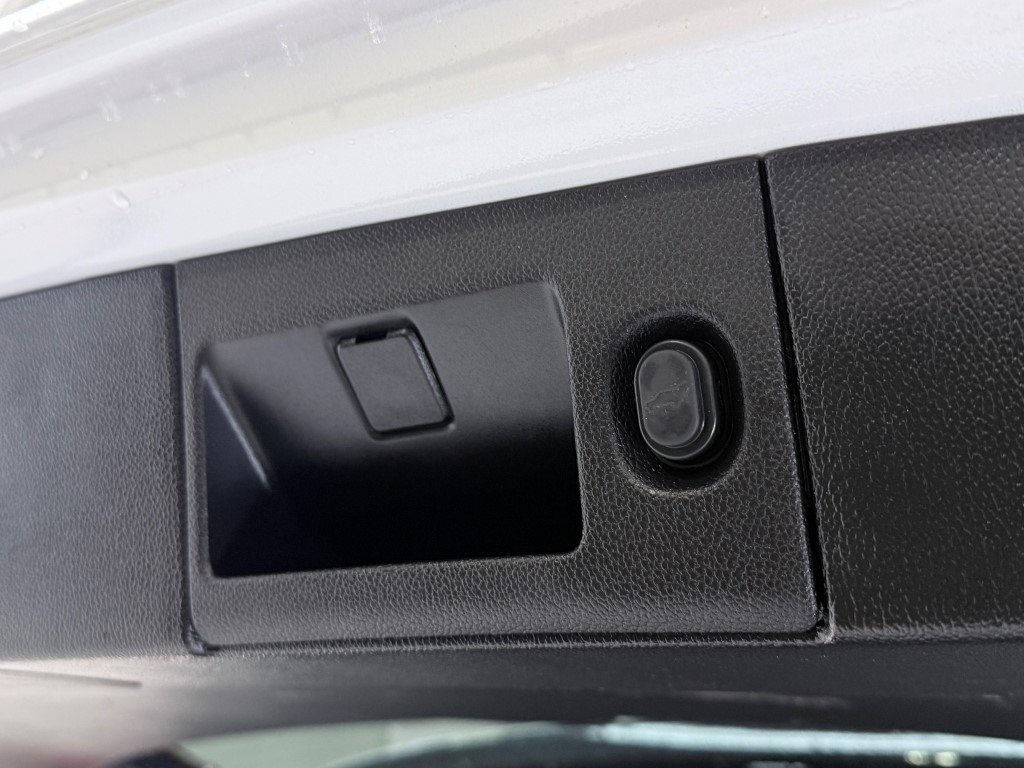 Used 2018 Cadillac Escalade Luxury image 20