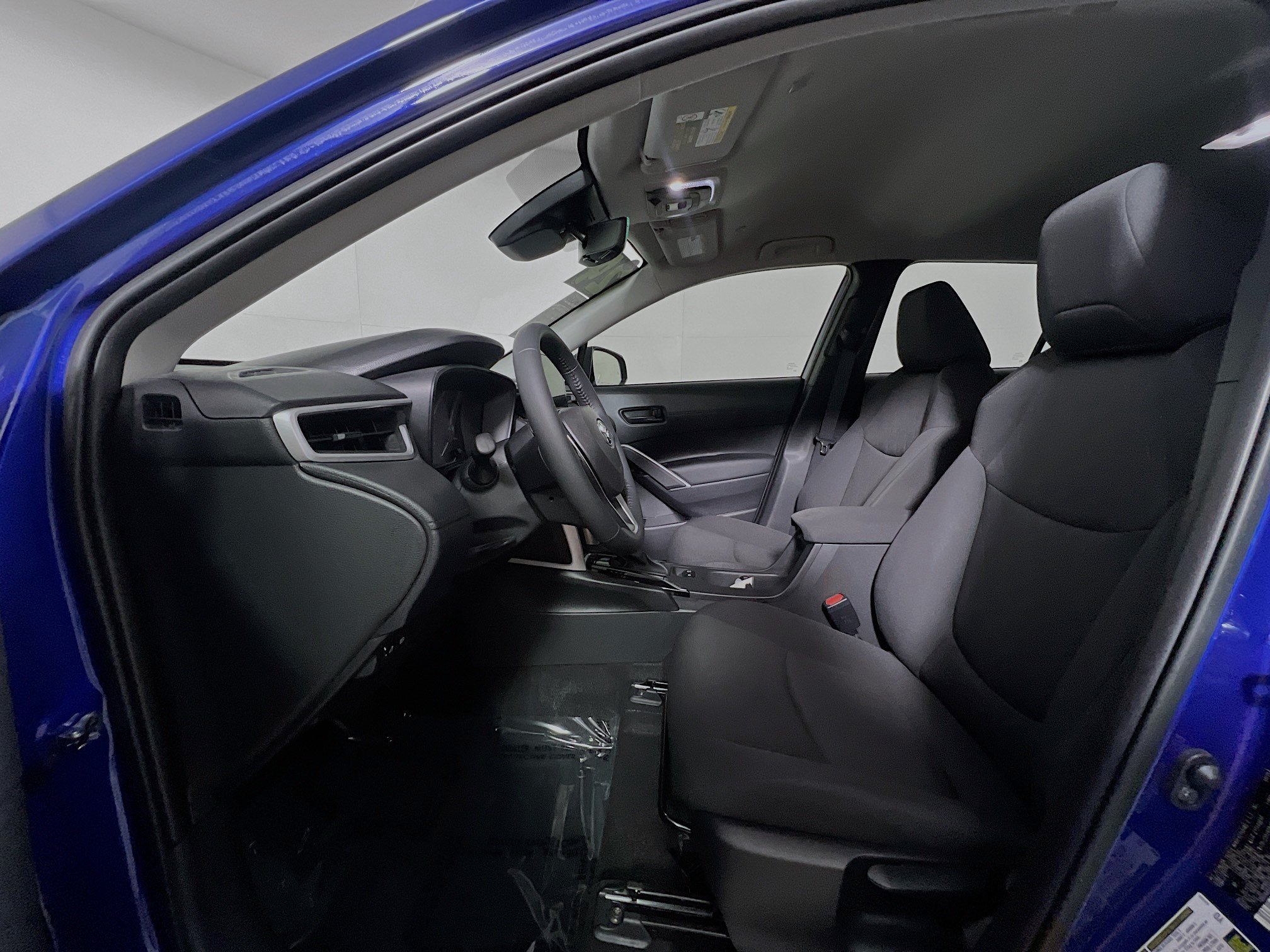 Used 2024 Toyota Corolla Cross LE FWD image 15