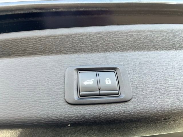 Used 2023 Mitsubishi Outlander SE image 43