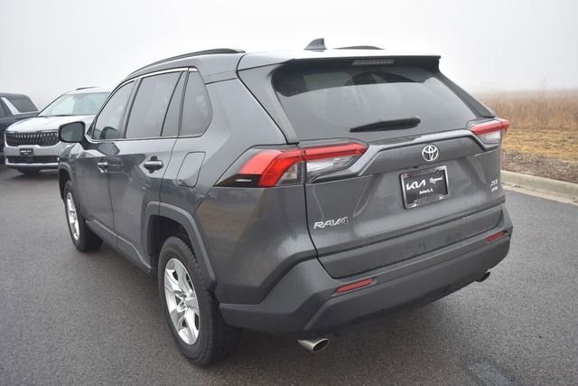 Used 2020 Toyota RAV4 XLE w/ XLE Grade Weather Package image 5