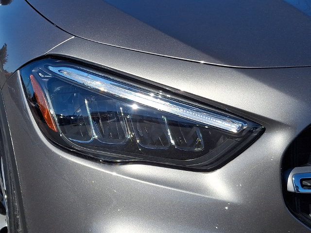 Used 2025 Mercedes-Benz GLA 250 4MATIC image 9