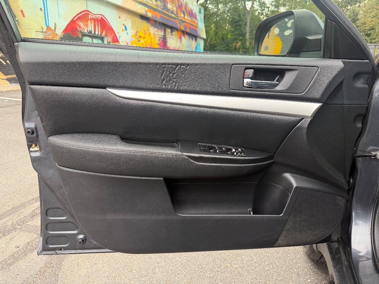 Used 2011 Subaru Outback 2.5i Premium AWD/4WD image 10