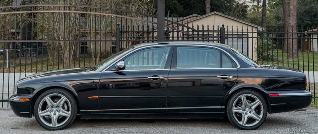 Used 2005 Jaguar XJ Vanden Plas image 3