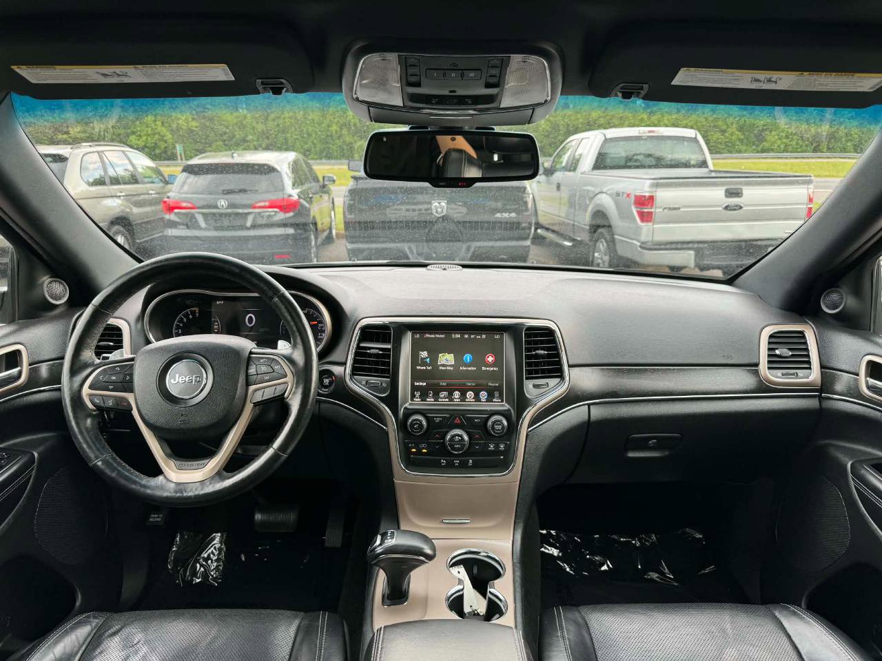 Used 2015 Jeep Grand Cherokee Limited w/ Luxury Group II AWD/4WD image 18