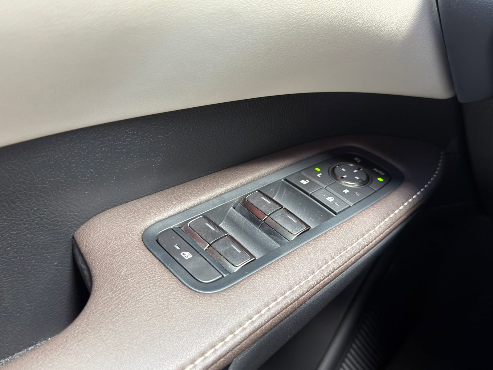 Used 2023 Lexus RX 350 w/ Cold Area Package image 21