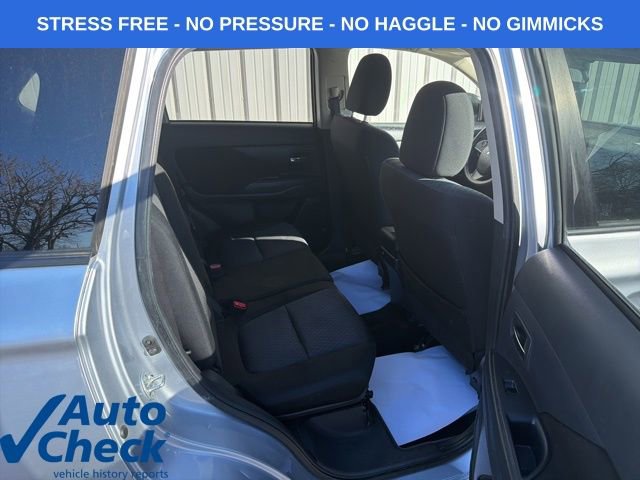 Used 2014 Mitsubishi Outlander ES FWD image 28