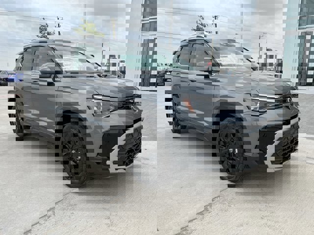 New 2025 Volkswagen Taos SE image 6