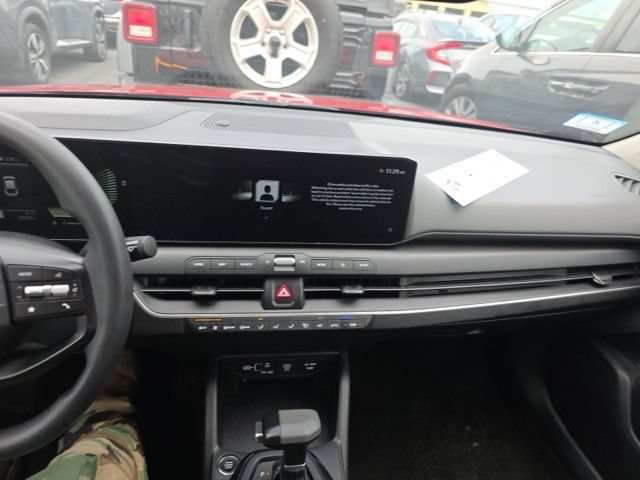Used 2025 Kia K4 FWD image 11