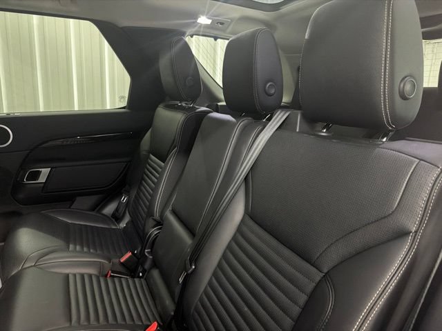 Used 2024 Land Rover Discovery S AWD/4WD image 13