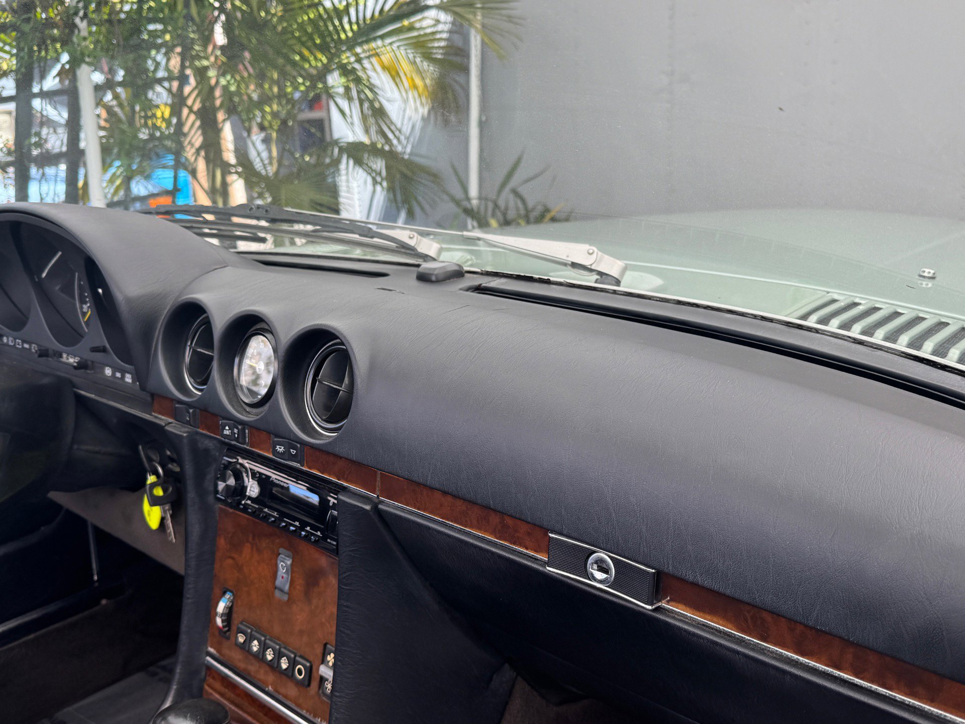 Used 1988 Mercedes-Benz 560 SL image 30