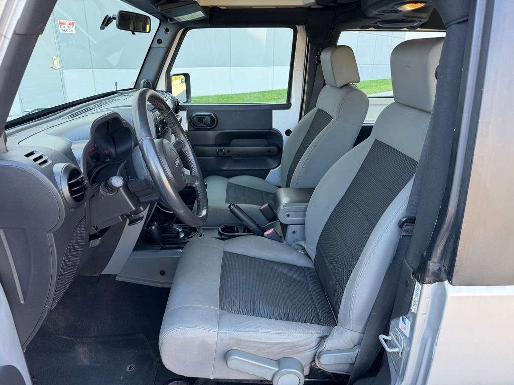 Used 2009 Jeep Wrangler X image 17