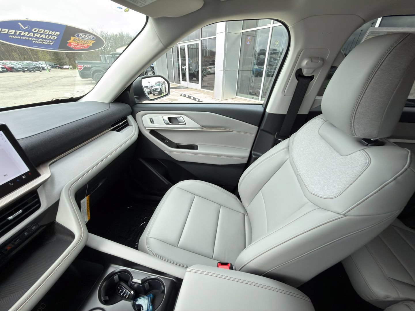 New 2026 Ford Explorer Active w/ Active Comfort Package AWD/4WD image 24
