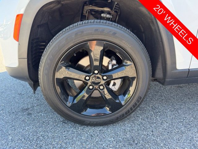 Used 2023 Jeep Grand Cherokee Altitude AWD/4WD image 47
