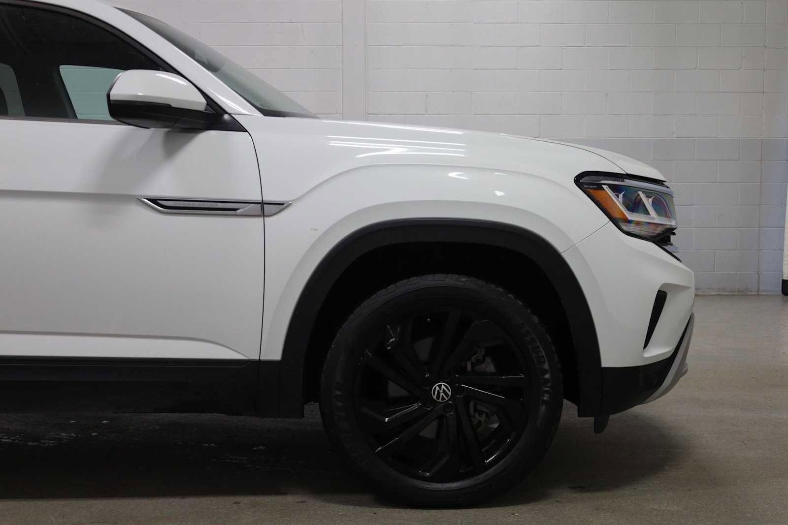 Used 2023 Volkswagen Atlas Cross Sport SE image 11