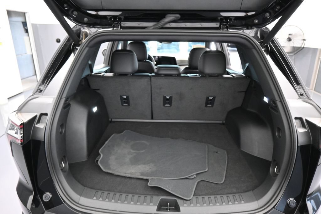 Used 2025 Chevrolet Equinox LT w/ Convenience Package II FWD image 49
