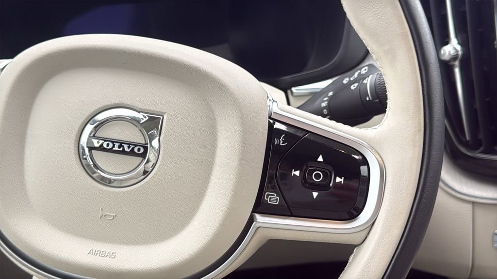 Certified 2024 Volvo XC60 T8 Ultimate w/ Climate Package image 11