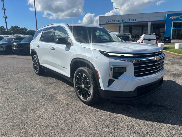 New 2026 Chevrolet Traverse LT w/ Sun and Wheel Package