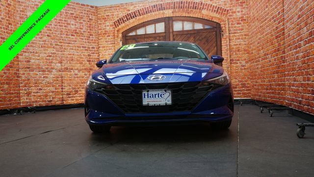 Used 2023 Hyundai Elantra SEL w/ Convenience Package image 2