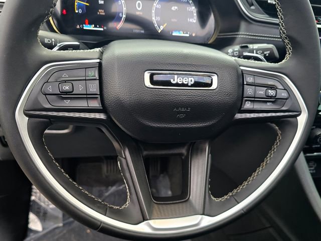 Certified 2025 Jeep Grand Cherokee Laredo X image 15