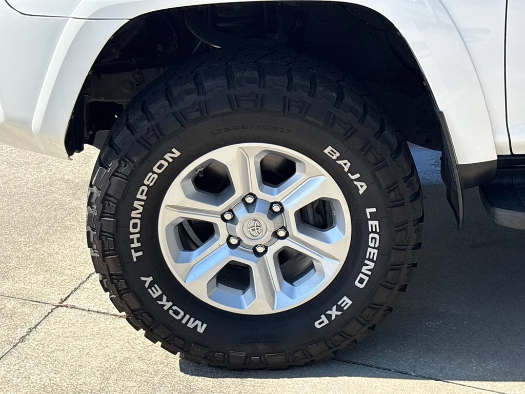 Used 2021 Toyota 4Runner SR5 AWD/4WD image 12