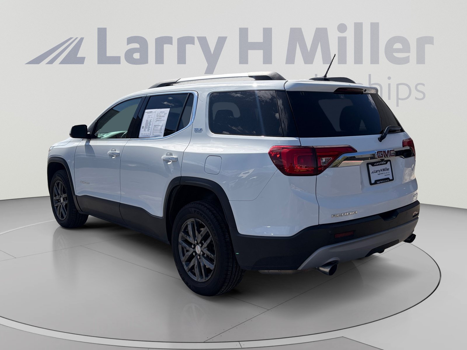 Used 2018 GMC Acadia SLT AWD/4WD image 3