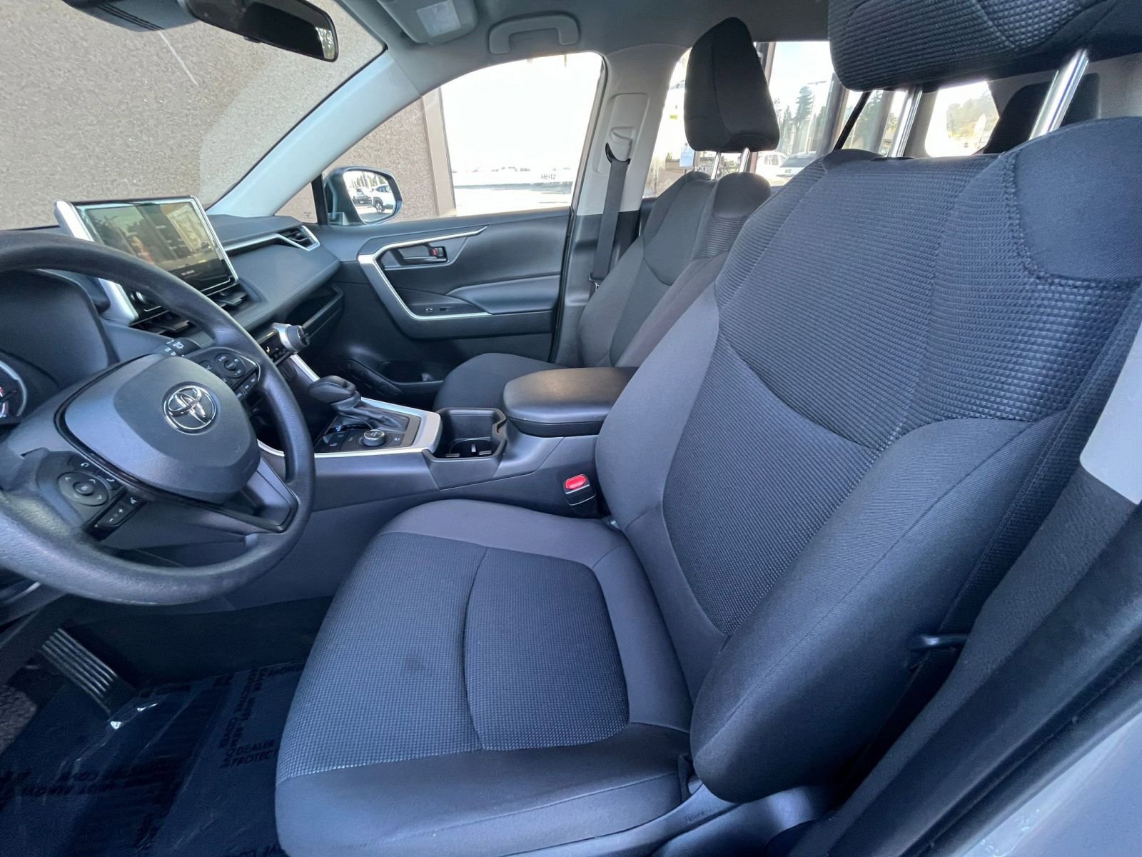 Used 2025 Toyota RAV4 LE image 27