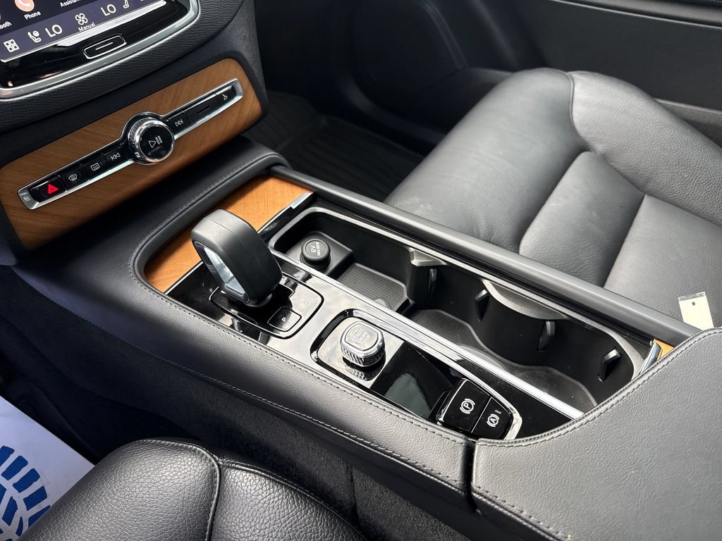 Used 2023 Volvo XC90 T8 Plus w/ Protection Package Premier AWD/4WD image 24