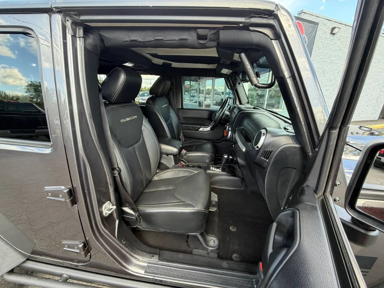 Used 2016 Jeep Wrangler Unlimited Rubicon image 27