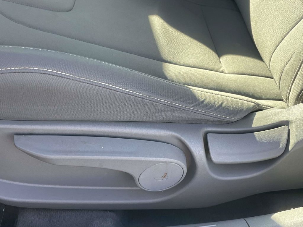 Used 2023 Hyundai Elantra SEL w/ Convenience Package FWD image 17