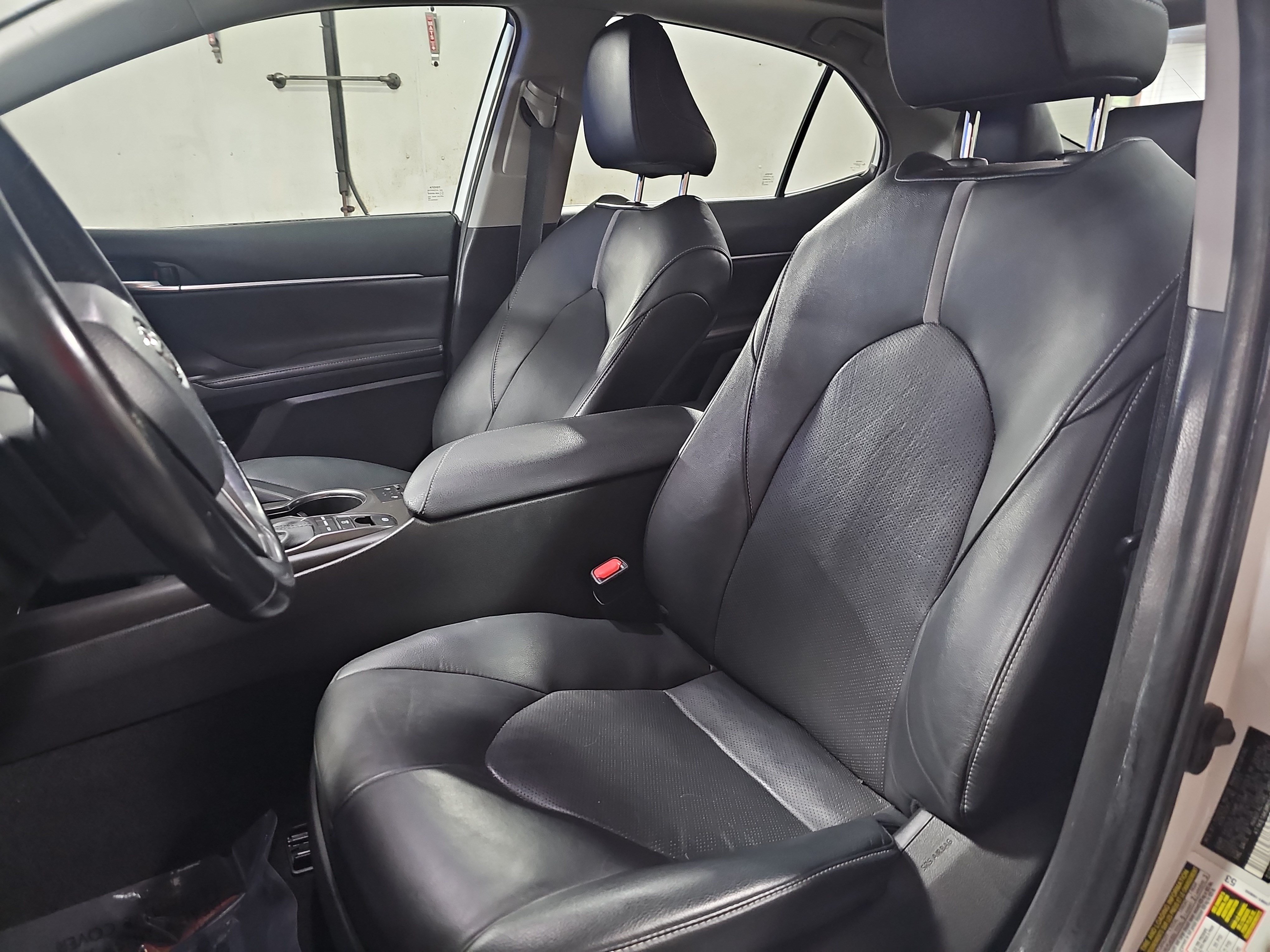 Used 2021 Toyota Camry XSE FWD image 15