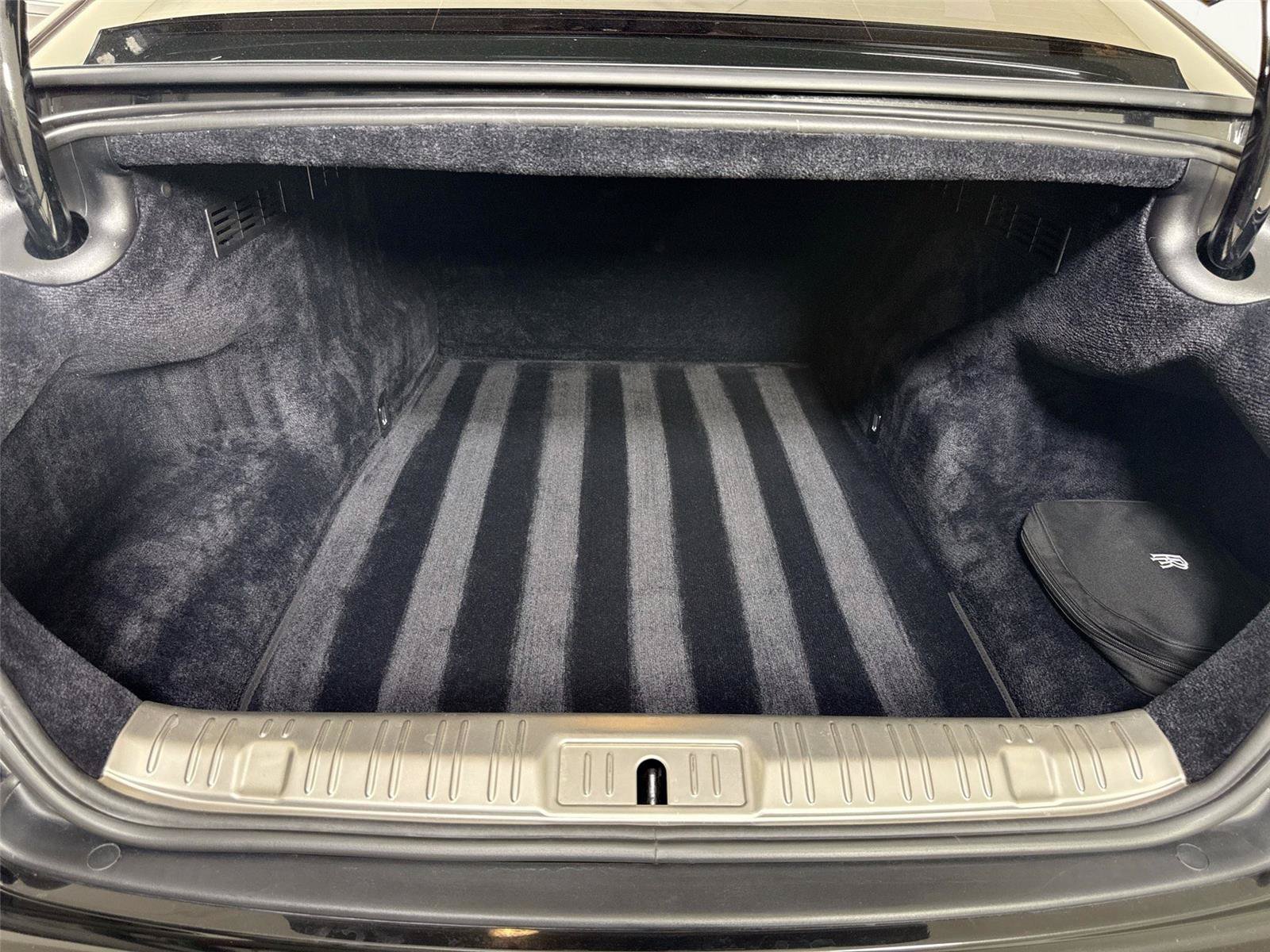 Used 2014 Rolls-Royce Wraith RWD image 23