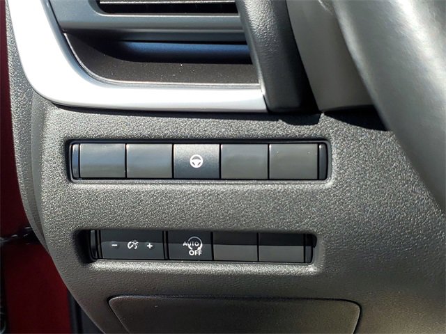 Used 2023 Nissan Rogue SV image 24