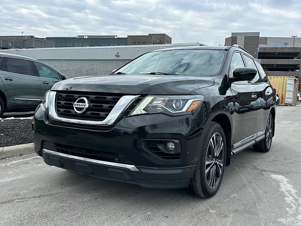 Used 2018 Nissan Pathfinder Platinum image 4